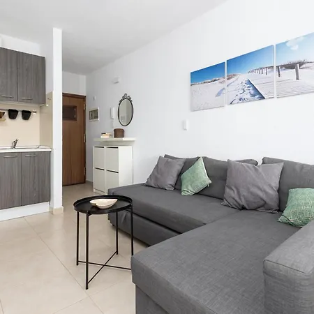 Apartman Home2book Main Walkway *