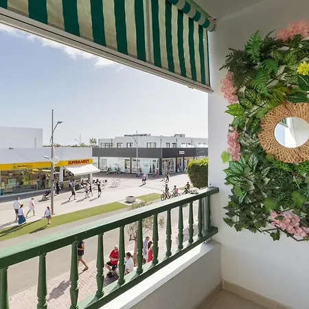 Home2book Main Walkway Κοραλέχο