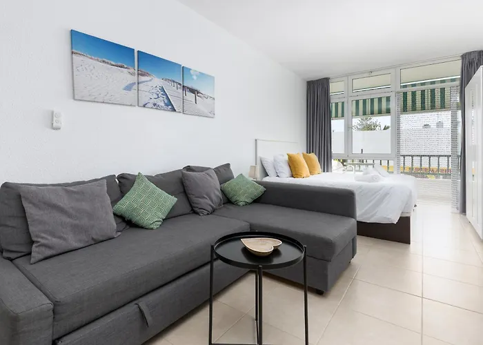 Home2book Main Walkway コラレホ