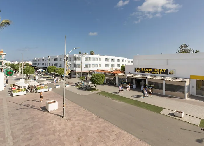 Home2book Main Walkway アパート