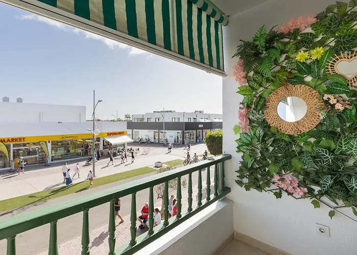 Home2book Main Walkway 科拉雷侯